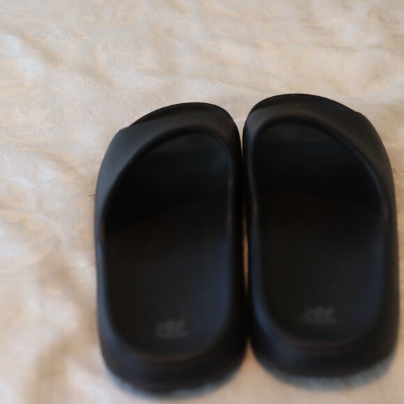 Wild Fable Black Robbie Slide Lightweight Foam Construction Size 9 Black - Picture 10 of 10